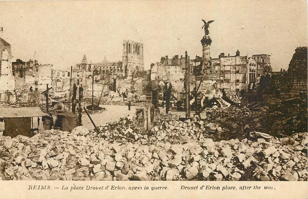 Reims — Ansicht der Place Drouet d'Erlon nach dem Krieg — Edition Reims-Cathédrale - Vorderseite