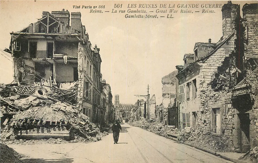 Reims — Ruinen des Großen Krieges — rue Gambetta — Visé Paris n° 561 - Vorderseite