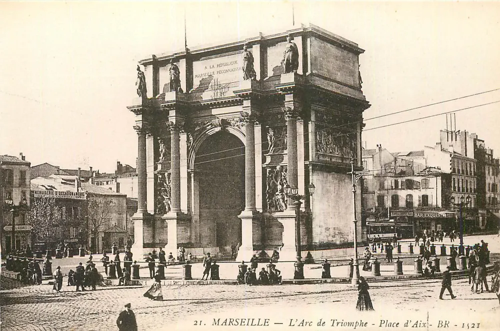 Marseille — O Arco do Triunfo - Praça de Aix — BR - 1521 - Frente