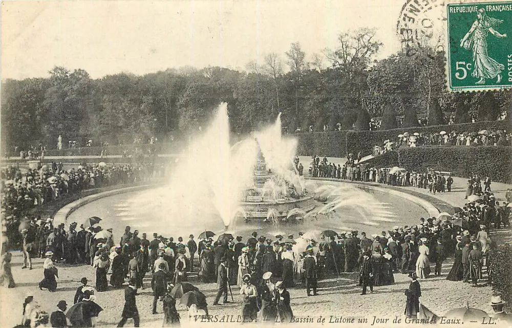 Versailles — Der Bassin de Latone an einem Tag der großen Wasser — LL. - Vorderseite