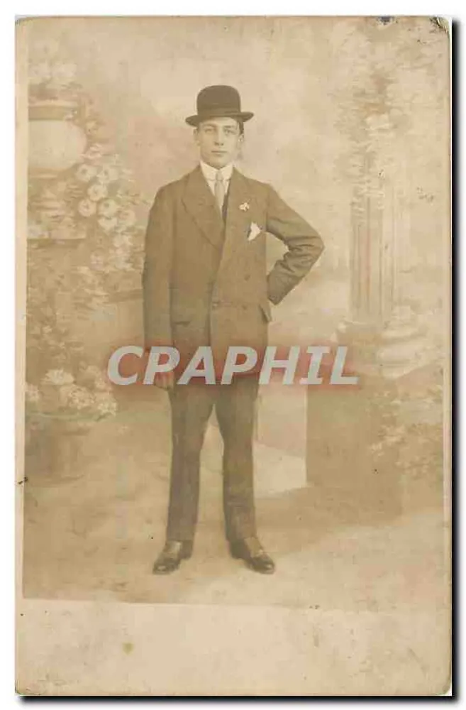 Retrato de um jovem homem em traje — editor B. Guillot & Cie, Paris - Frente