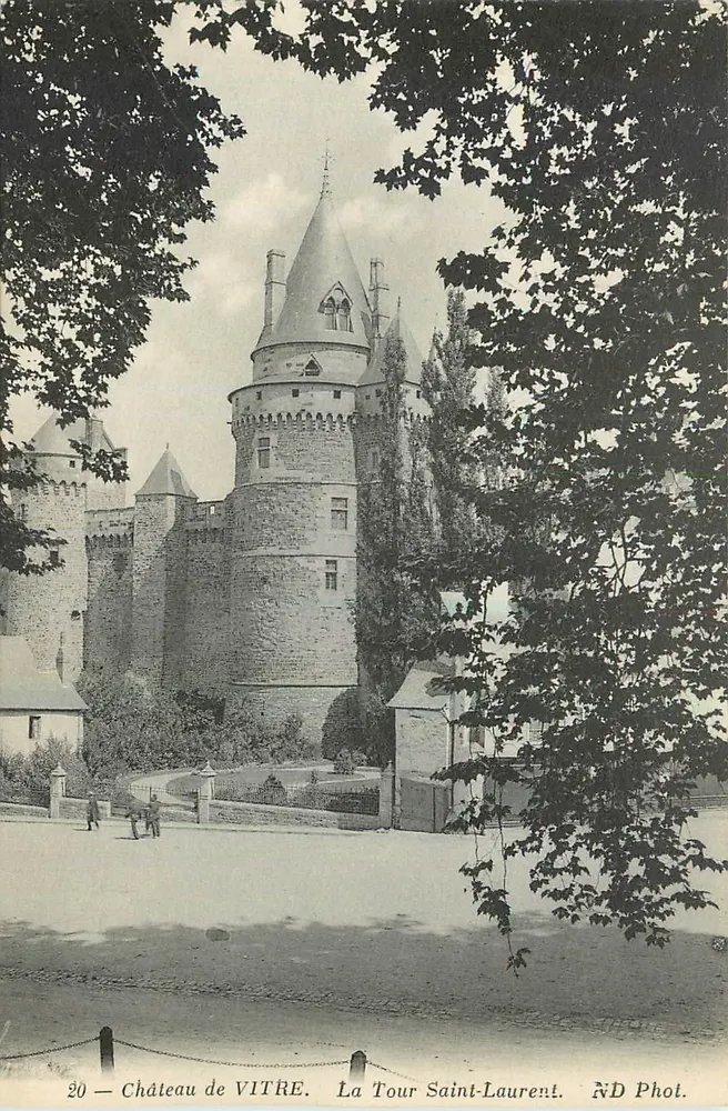 Castillo de VITRE — La Torre Saint-Laurent — ND Phot. - Anverso
