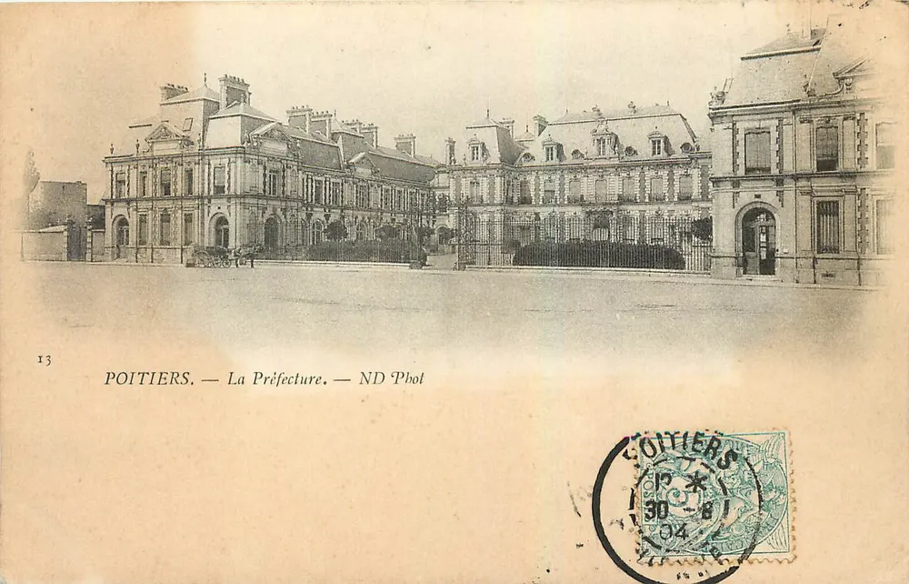 Poitiers — A Prefeitura — ND Pbot - Frente