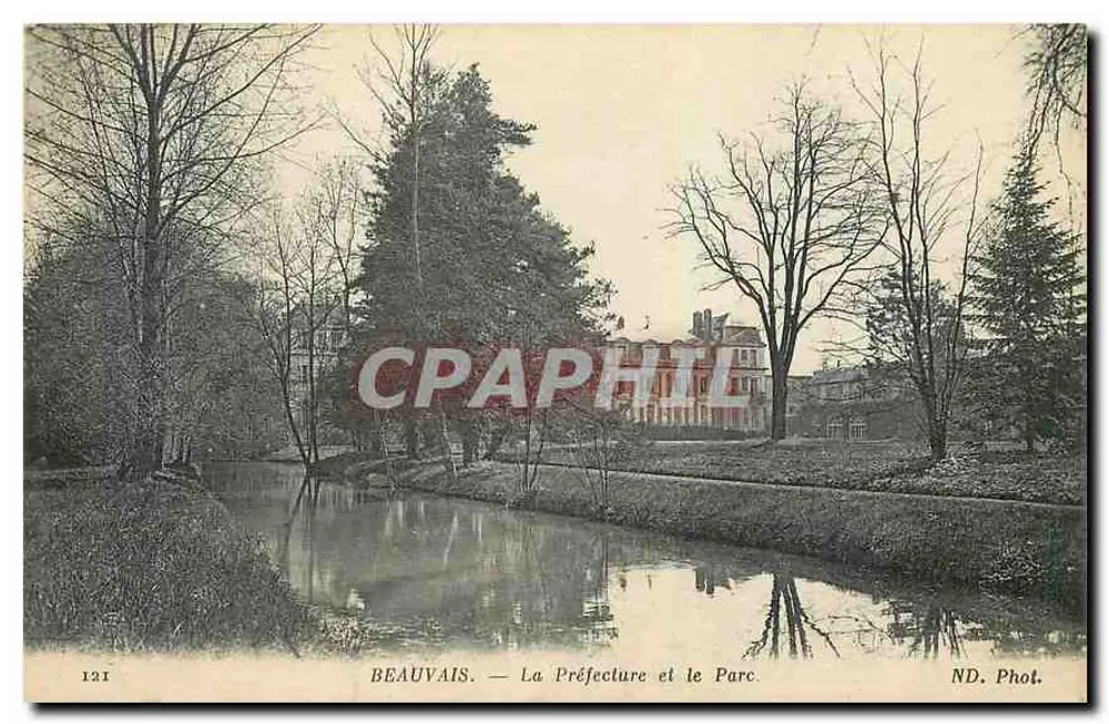 Beauvais — A Prefeitura e o Parque — ND. Fot. - Frente