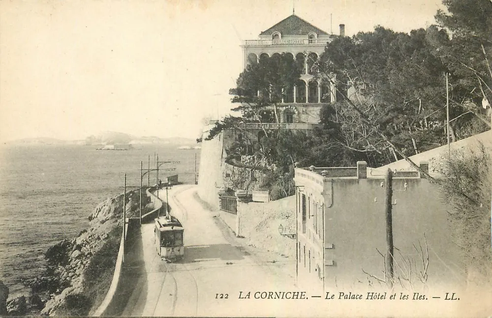 La Corniche — Le Palace Hôtel et les Îles — LL. — n° 122 - Recto