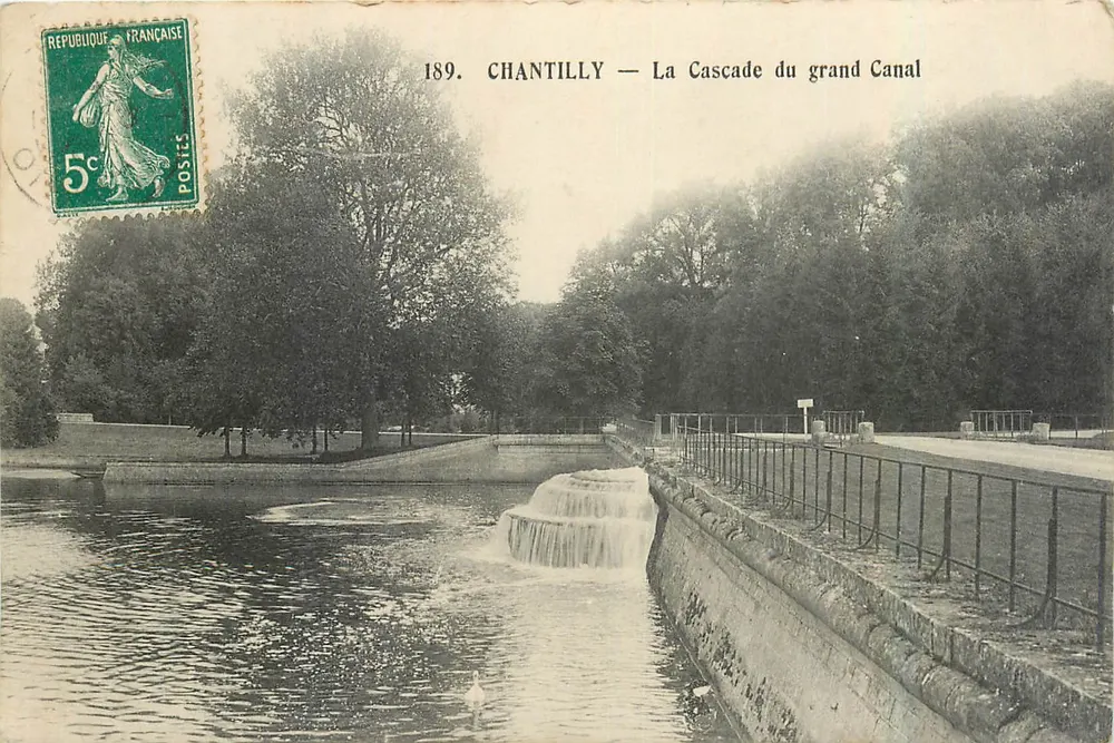 Chantilly — Cachoeira do Grande Canal — Héliotypie A. Bourdier, Versailles - Frente