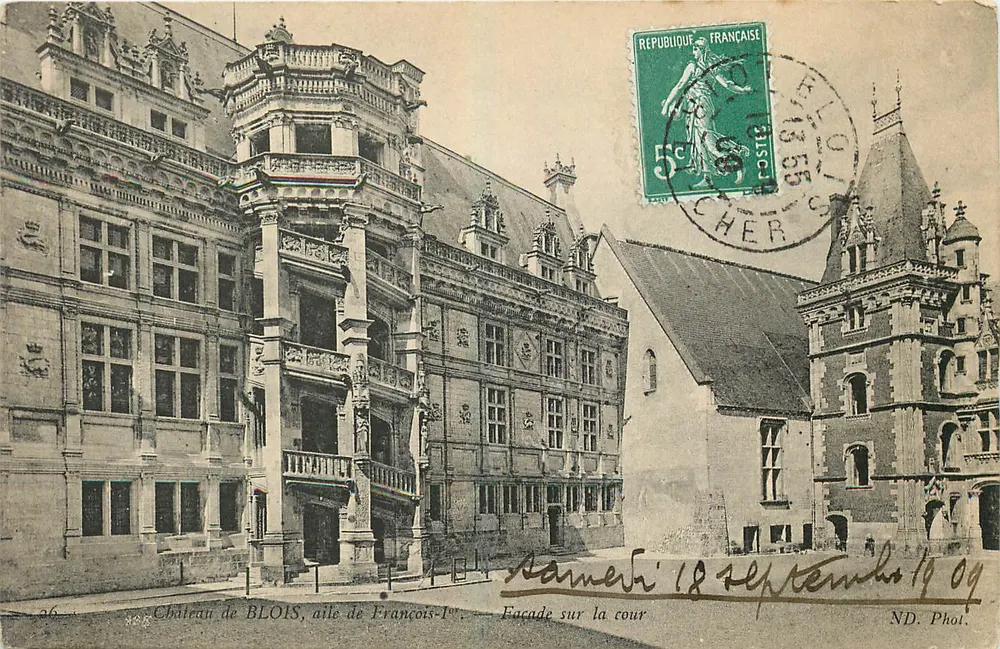 Schloss BLOIS, Flügel von François Ier — Fassade auf den Innenhof — ND. Fotografie - Vorderseite