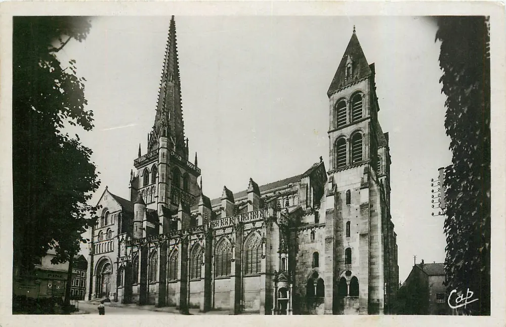 Autun - La Cattedrale di San Lazaro — C.A.P. - Parigi - Recto