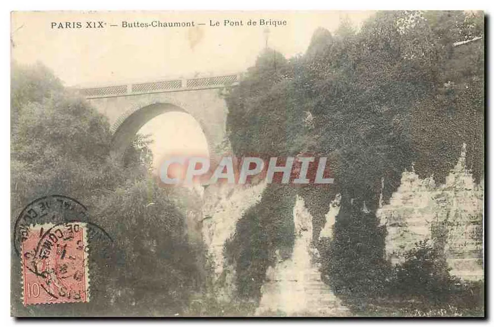 Paris XIXe — Buttes-Chaumont — O Ponte de Tijolo - Frente