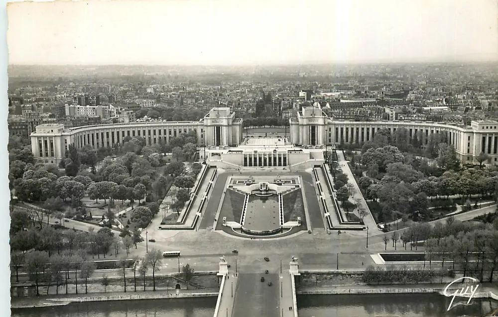 Palast von Chaillot — Allgemeiner Blick — André Leconte, Paris - Vorderseite