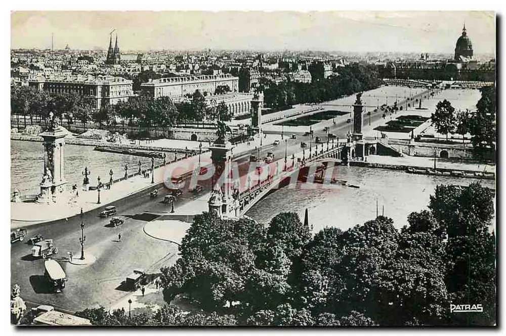 Visão do Ponte Alexandre III e da Escola dos Invalidos — PATRAS - Frente