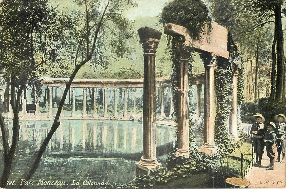 Parc Monceau - A Colunata — vista de colunas entrelaçadas de liane ao lado de um lago, com crianças no fundo — editor L.V.&C°, n°708 - Frente