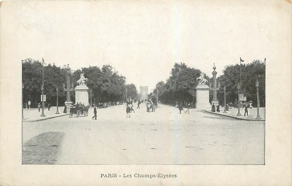 PARIS - Les Champs-Élysées — vista da avenida com as colunas da praça da Concorde em segundo plano — editor não identificado - Frente