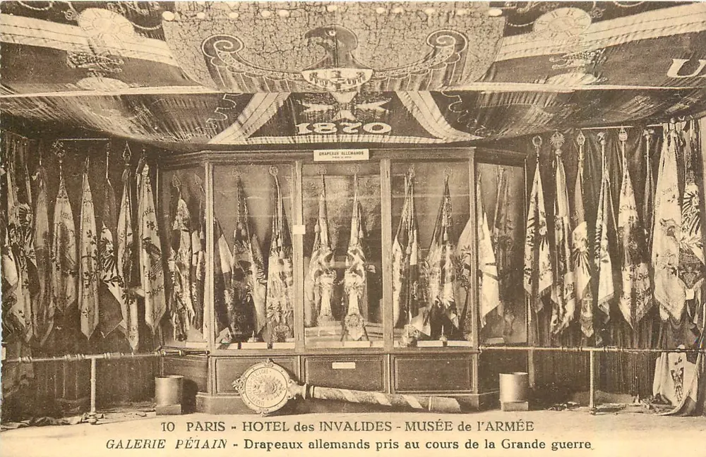 Deutsche Fahnen - Militärmuseum - Hôtel des Invalides - Galerie Pétain - Vorderseite