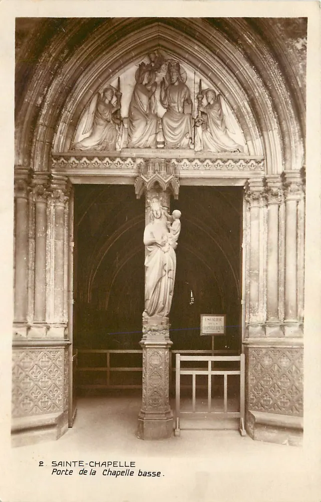 Porta da Capela Baixa — Capela Santa — Editor dos Grandes Monumentos Históricos, Paris - Frente