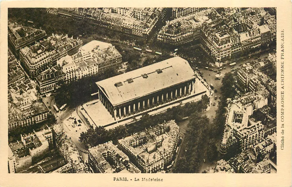 Paris - A Madeleine — vista aérea — Cliché da Compagnia Aérea Francesa - Frente