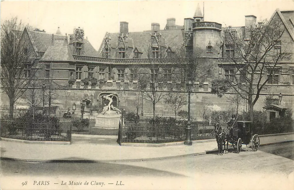 Paris — O Museu de Cluny — LL. - Frente