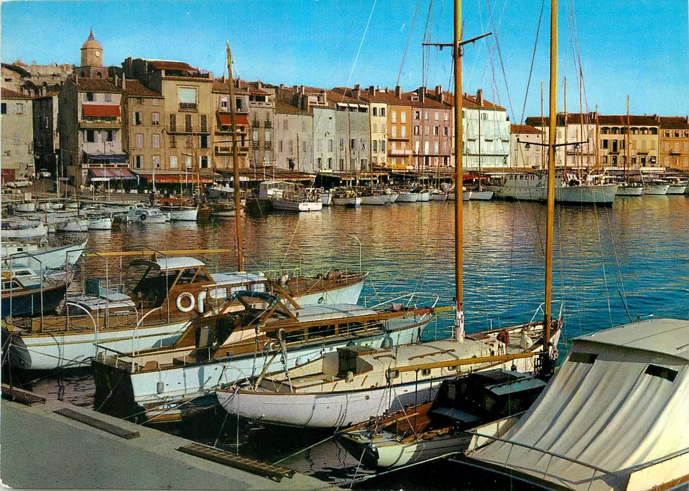 Port de Saint-Tropez — vue des bateaux et des maisons — Les Editions MMB - Recto