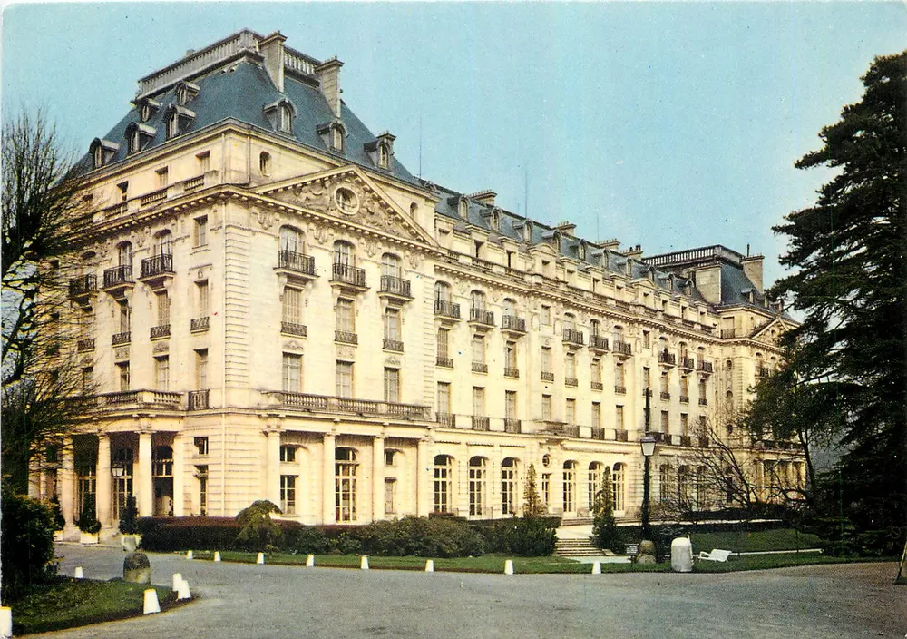 Hotel Trianon Palace — Versailles — Edições Y. Kerambrun, Cannes - Frente