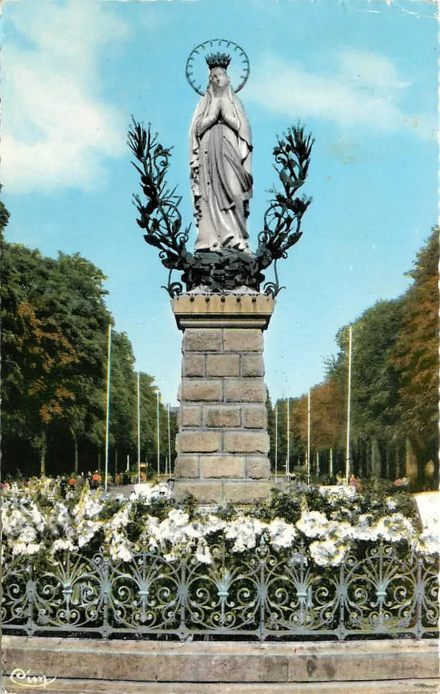 Lourdes — La Vierge Couronnée — Cim - Recto