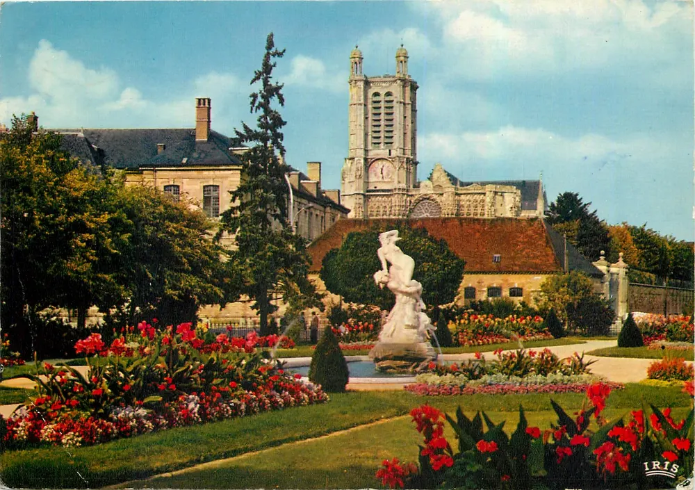 Jardins da Prefeitura — Troyes (Aube) — Edições Iris - Frente