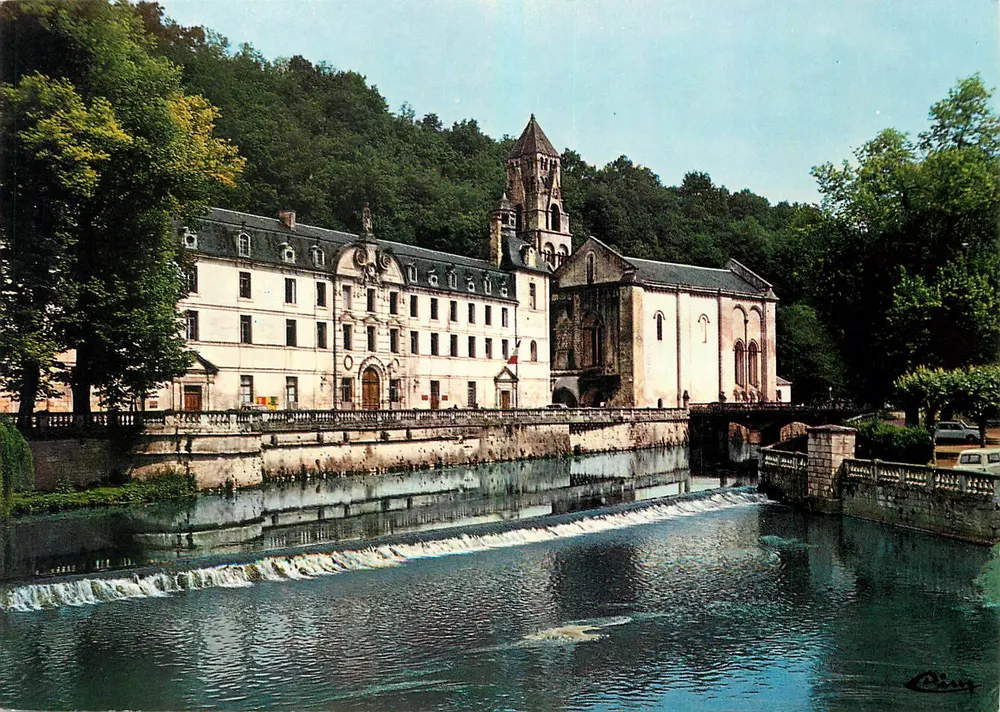 Brantôme — La antigua abadía y la iglesia — Editor Combier (Macon) - Anverso