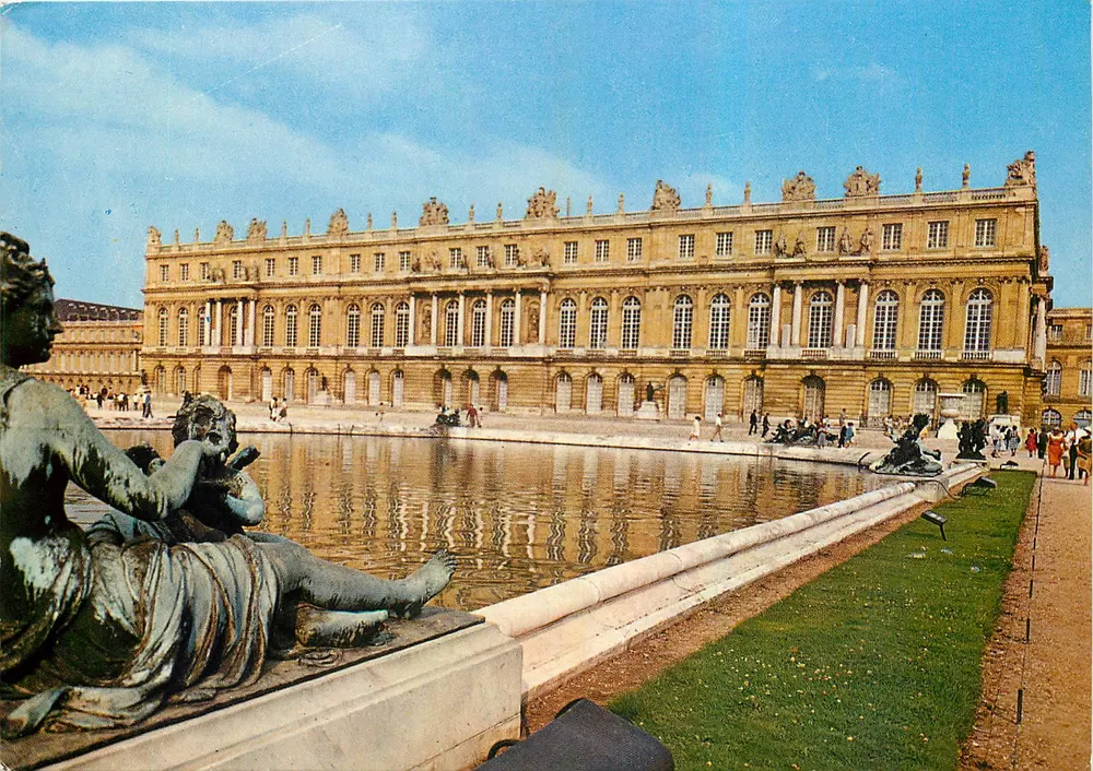 Versalhes — Vista traseira do Castelo, « Le Rhône » — Éditions LYN/ PARIS - Frente