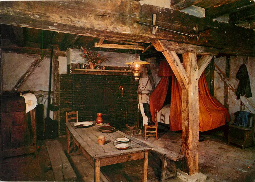 Romorantin-Lanthenay — Museum der Sologne — Rekonstruktion eines alten Innenraums - Vorderseite