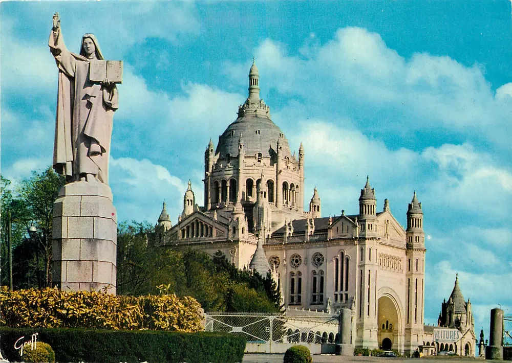 Basilique de Sainte-Thérèse — Lisieux (Calvados) — Greff - Recto