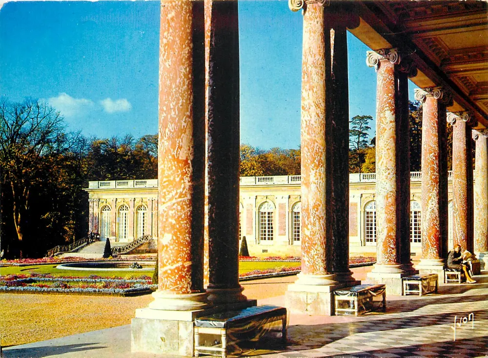 Schloss Versailles — Der Große Trianon — Die Säulenreihe — Éditions Yvon Paris - Vorderseite