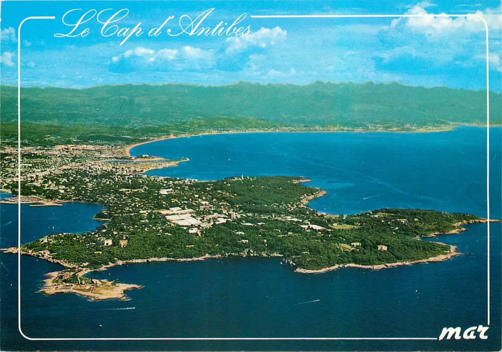 Capo d'Antibes — vista aerea — mar - Recto