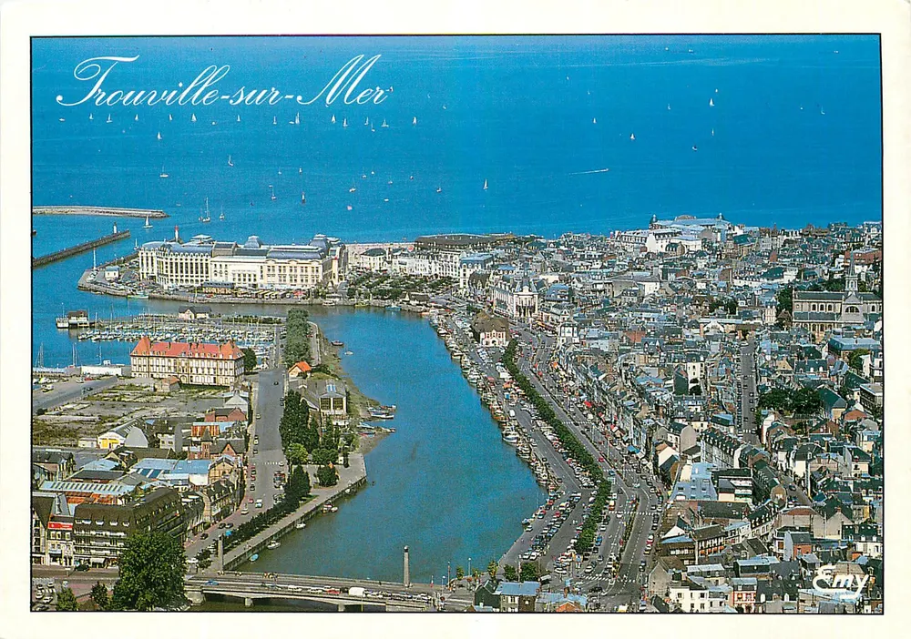 Trouville-sur-Mer — Luftbild des Hafens und der Stadt — Verlag Envy - Vorderseite