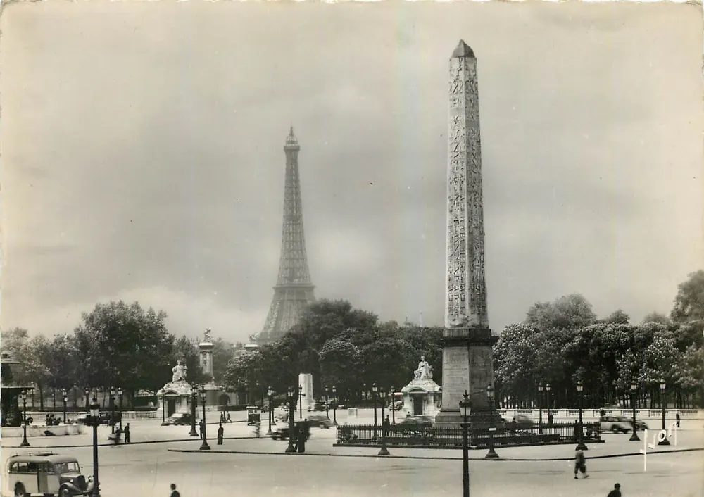 Place de la Concorde — Obélisque de la Concorde e Torre Eiffel em segundo plano — Éditions d'Art, I.B. 615 - Frente