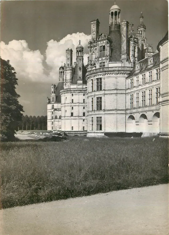 Chambord (Loir-et-Cher) — Das Schloss (16. Jahrhundert) — Nordseite — Service Commercial Grand Palais, Paris - Vorderseite