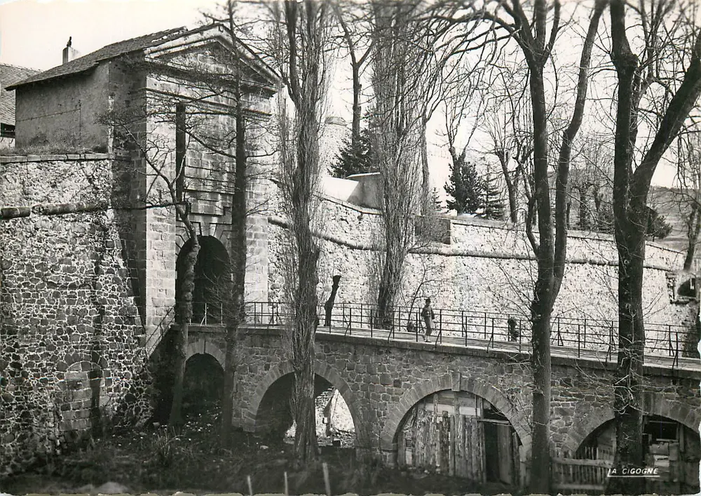 Porte de France in Mont-Louis — Mont-Louis (Pyrénées-Orientales) — Ausgabe 'La Cigogne' - Vorderseite