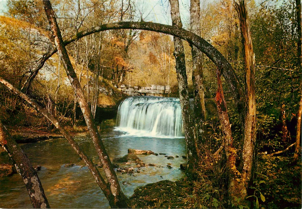 Die Cascades von Herisson — Wasserfall von Château Garnier — Editions J. Cellard - Vorderseite