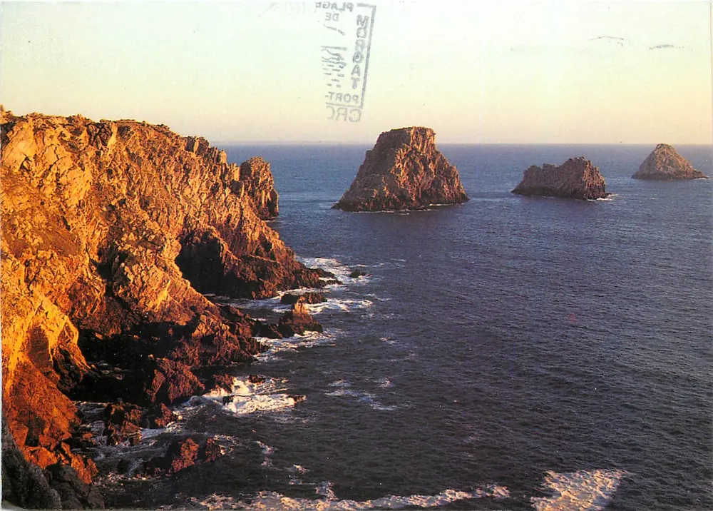 Praia de Morgat — Rochas e falésias — Editor não visível - Frente