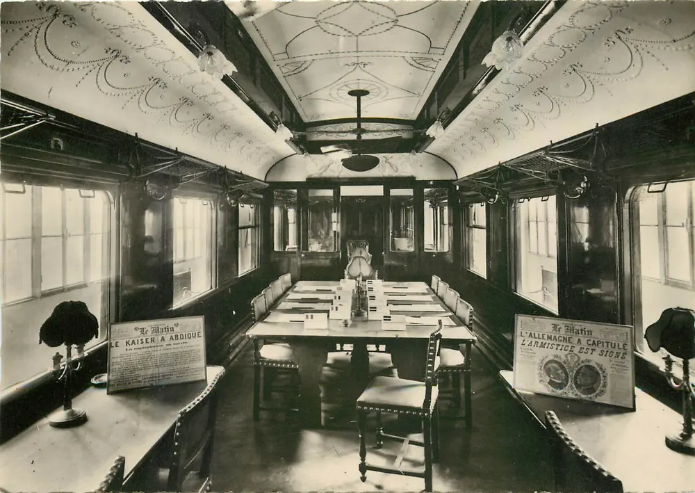 Innenraum des Wagens des Marschalls Foch — Forêt de Compiègne — Armistice-Ausgabe - Vorderseite
