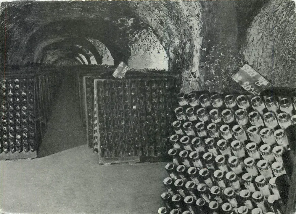 Schlosskeller — Reims — Moët & Chandon - Vorderseite