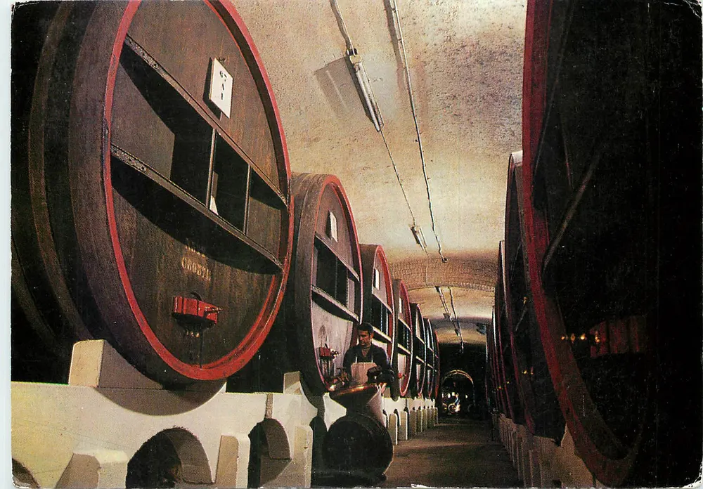 Cavernas de vinho — Castelo de Cognac — G.H. Mumm & Cie, Reims - Frente