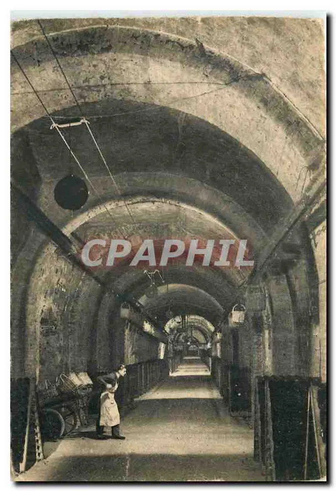 Galerie de la cave Pommery à Reims — Ansicht einer Wein-Galerie « sur pointe » — veröffentlicht von Cachan - Vorderseite