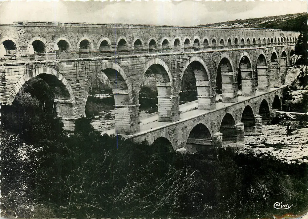 Pont du Gard — Aqueduto Romano — Nîmes (Gard) — Cim - Frente