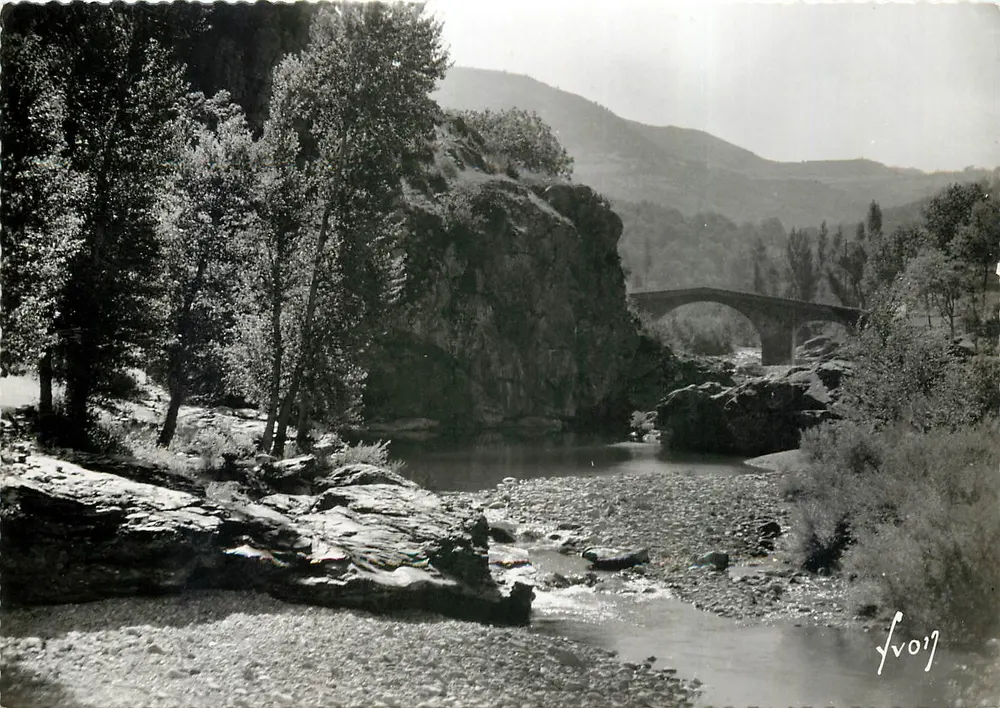 Florac (Lozère) — Der Barre-Brücke und der Felsen der Feen — Les Éditions d'Art 'MON' - Vorderseite