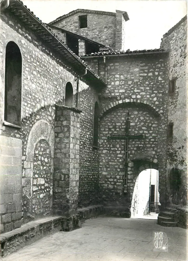 Annot (B.-A.) — La Croix du Sacrifice im Inneren der Altstadt — Éditions Photoguy, Nice - Vorderseite