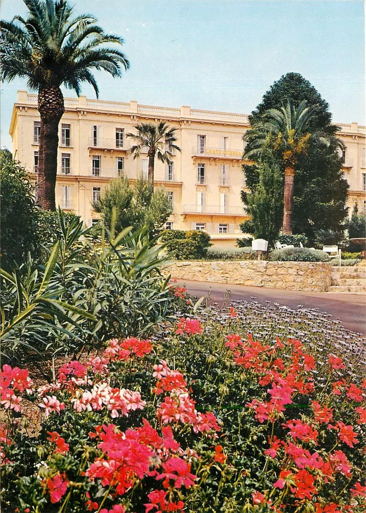 Hyères - Maison Chateaubriand — Funktionelle Reha-Zentrum — Éditions S.M.D. Impressions Combier - Vorderseite