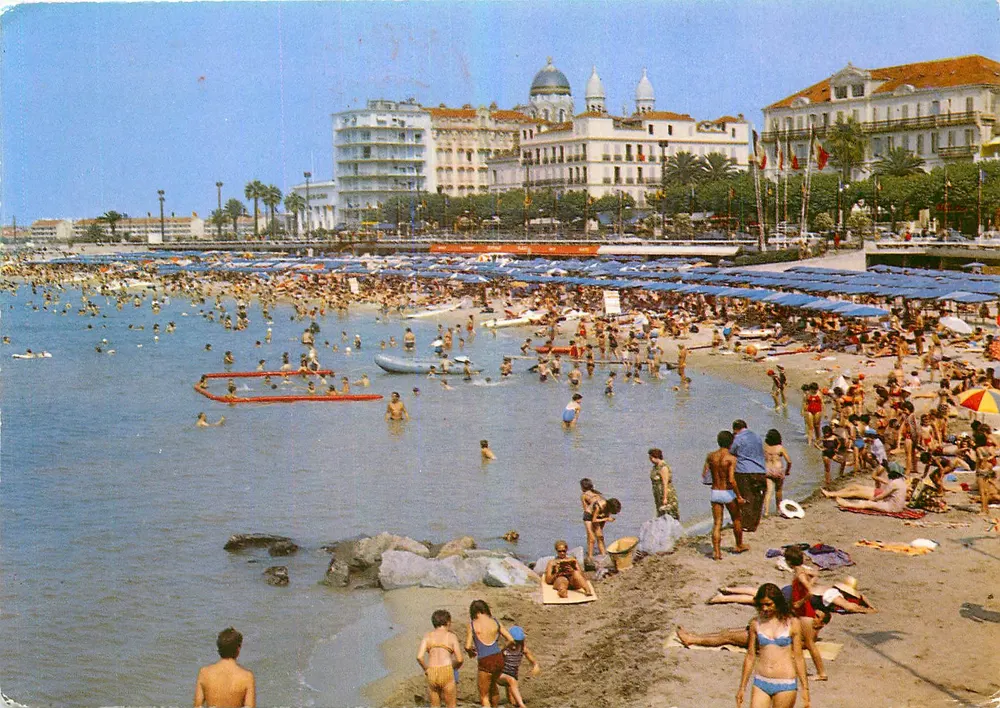 A Praia — Saint-Raphaël — A Costa da Provença, Terra do Sol — Éditions de France - Frente