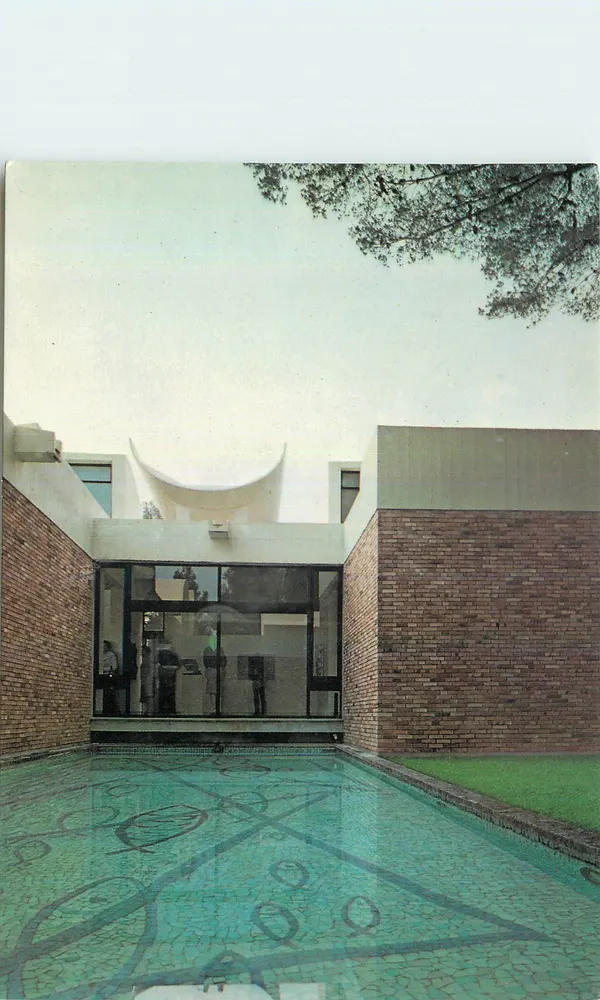 Die Fische, Mosaik — Fondation Maeght, Saint-Paul-de-Vence — Braque, 1963 - Vorderseite