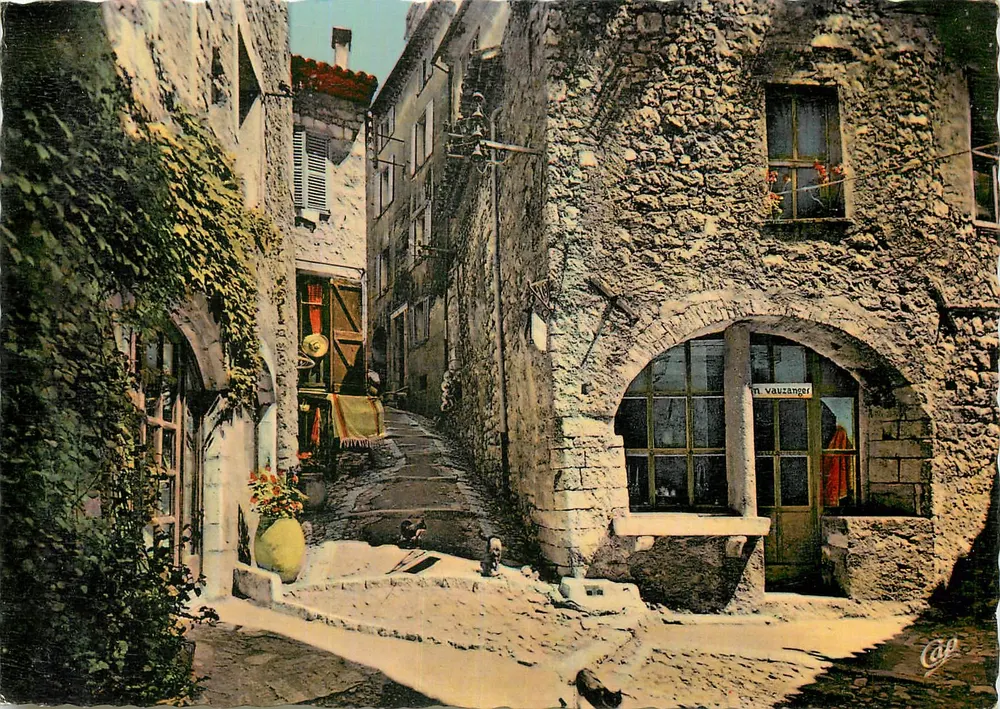 Saint-Paul - Montée de l'Église — widok uliczki z kamienicami i lianami — Cie des Arts Photomécaniques, Paryż - Awers
