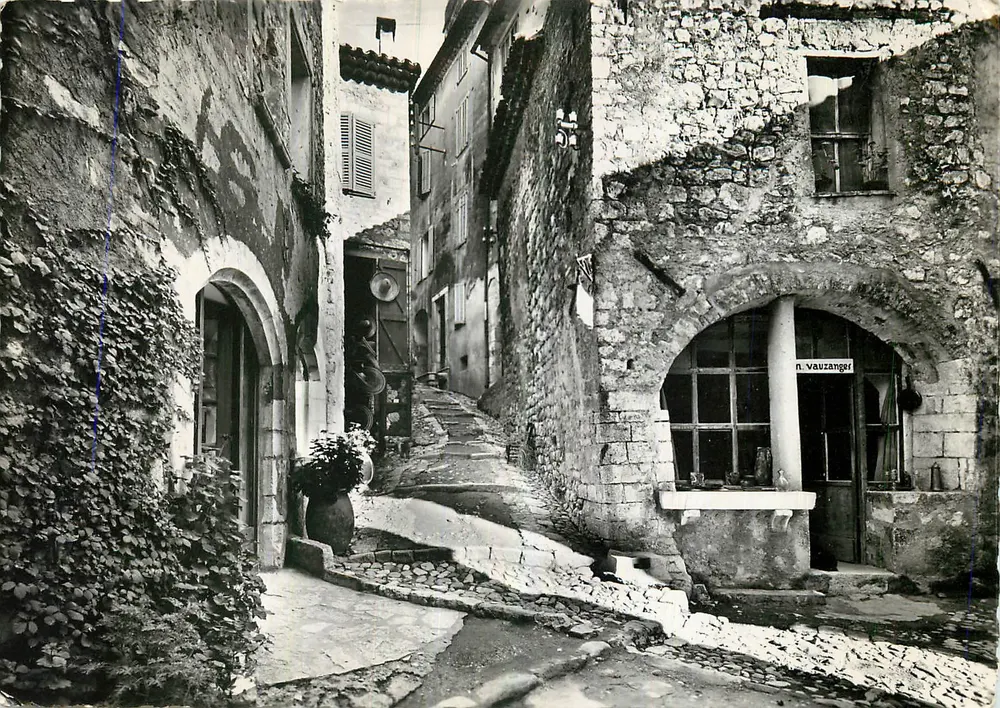 Saint-Paul (A.M.) — La Montée de l'Église — n. Vauzanger - Recto