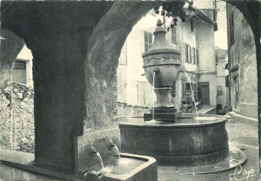 St-PAUL-de-VENCE — A Fonte — Cie des Arts Photomécaniques - Frente